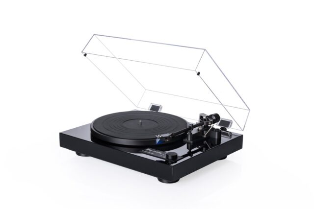 Dual CS 618Q - Manuell platespiller med direktedrift og autostopp